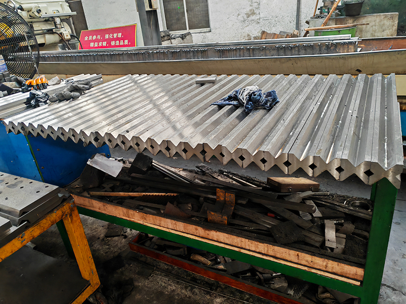 Actual Photos of Bending Machine Dies-03 Реальные фотографии гибочной машины Dies-03