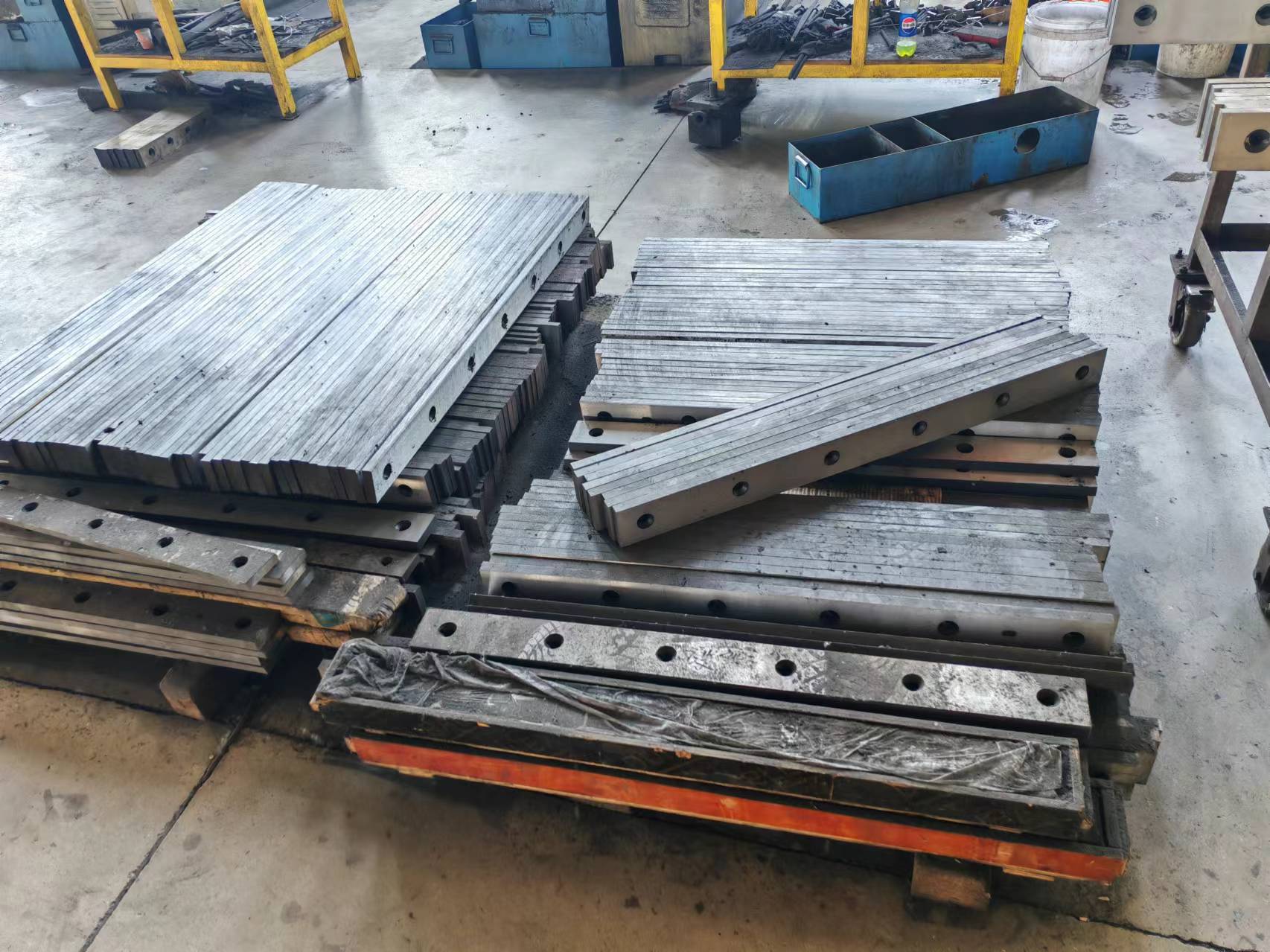 batch-production-of-shearing-machine-knives серийное производство ножей-ножниц