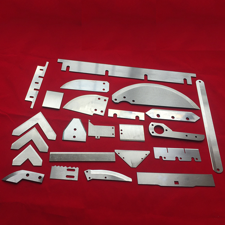 Механическая машина для резки пищевых продуктов.