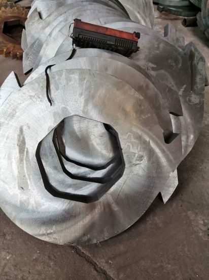 Пластиковая лопатка из измельчения двойного шреддера.