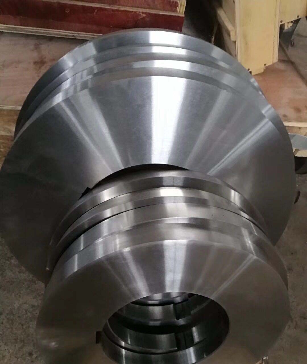 Русая с разрезанным лезвием лезвия