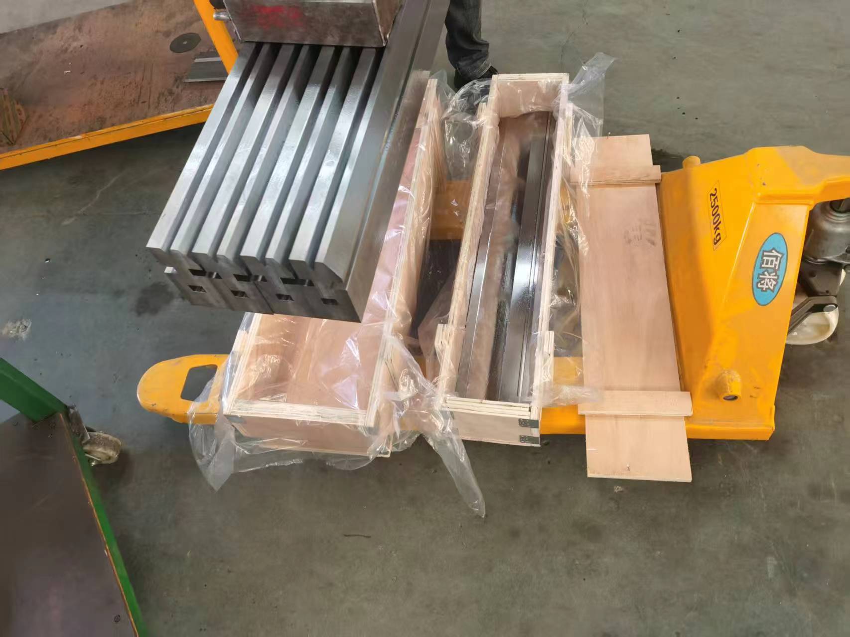 гибочная машина-штамповка-экспорт-деревянная-упаковка-02 