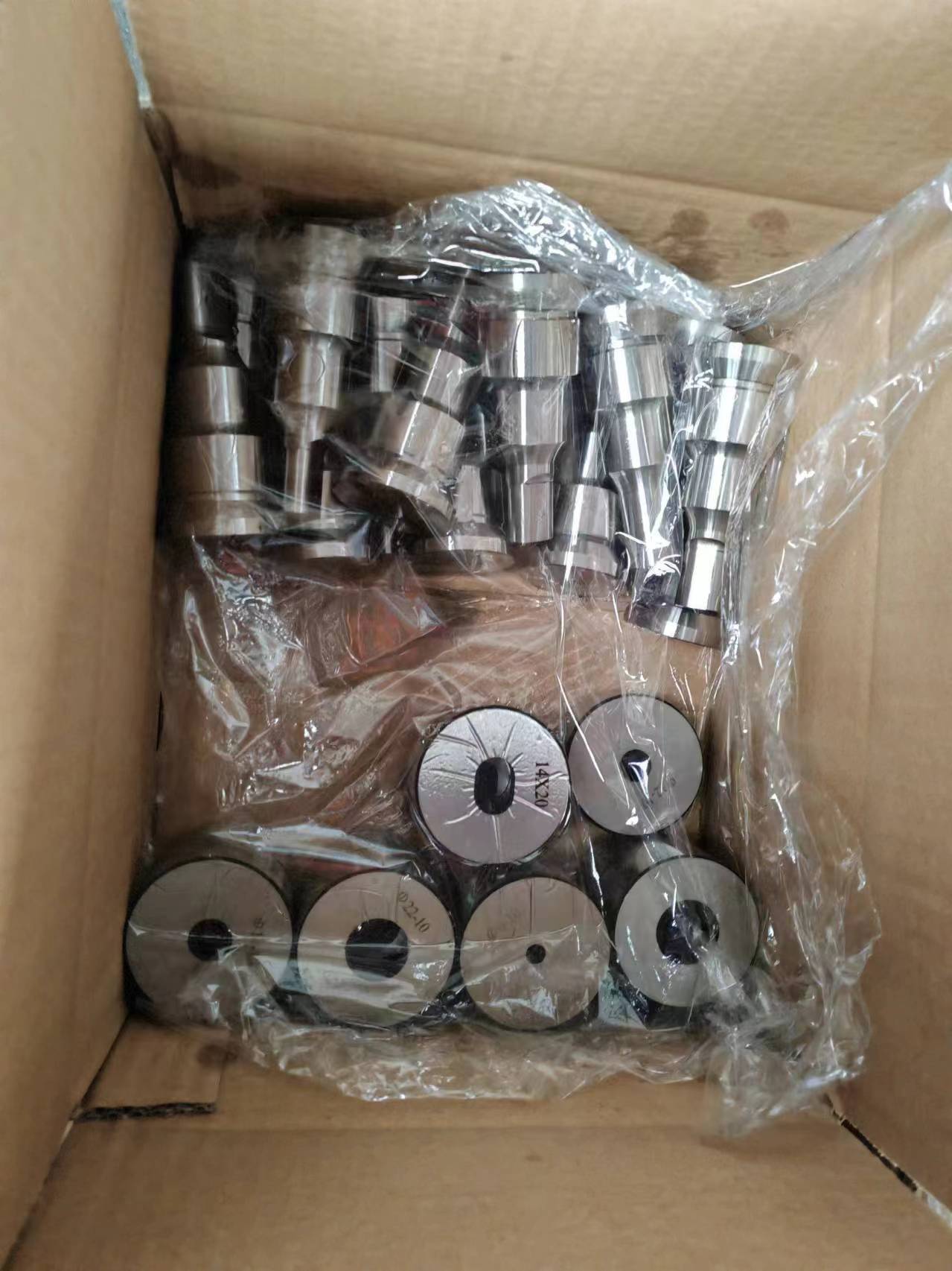 assorted-ironworker-punches-and-dies-set-04 assorted-ironworker-punches-and-dies-set-04