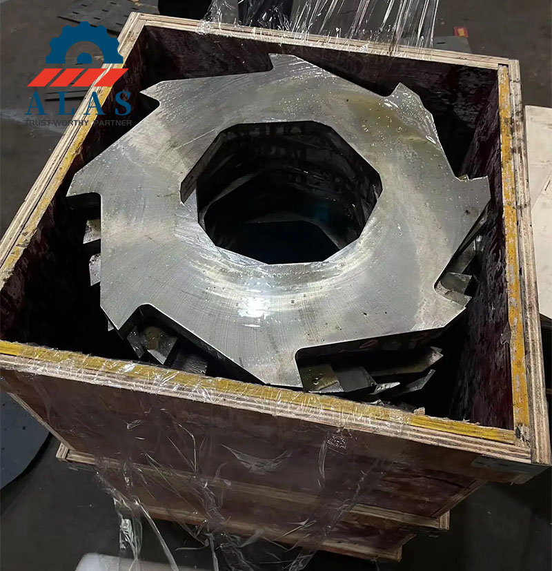 Export Standard Packaging for Industrial Shredder Blades Сверхмощные лезвия промышленного измельчителя надежно упакованы в деревянный ящик для международной доставки.